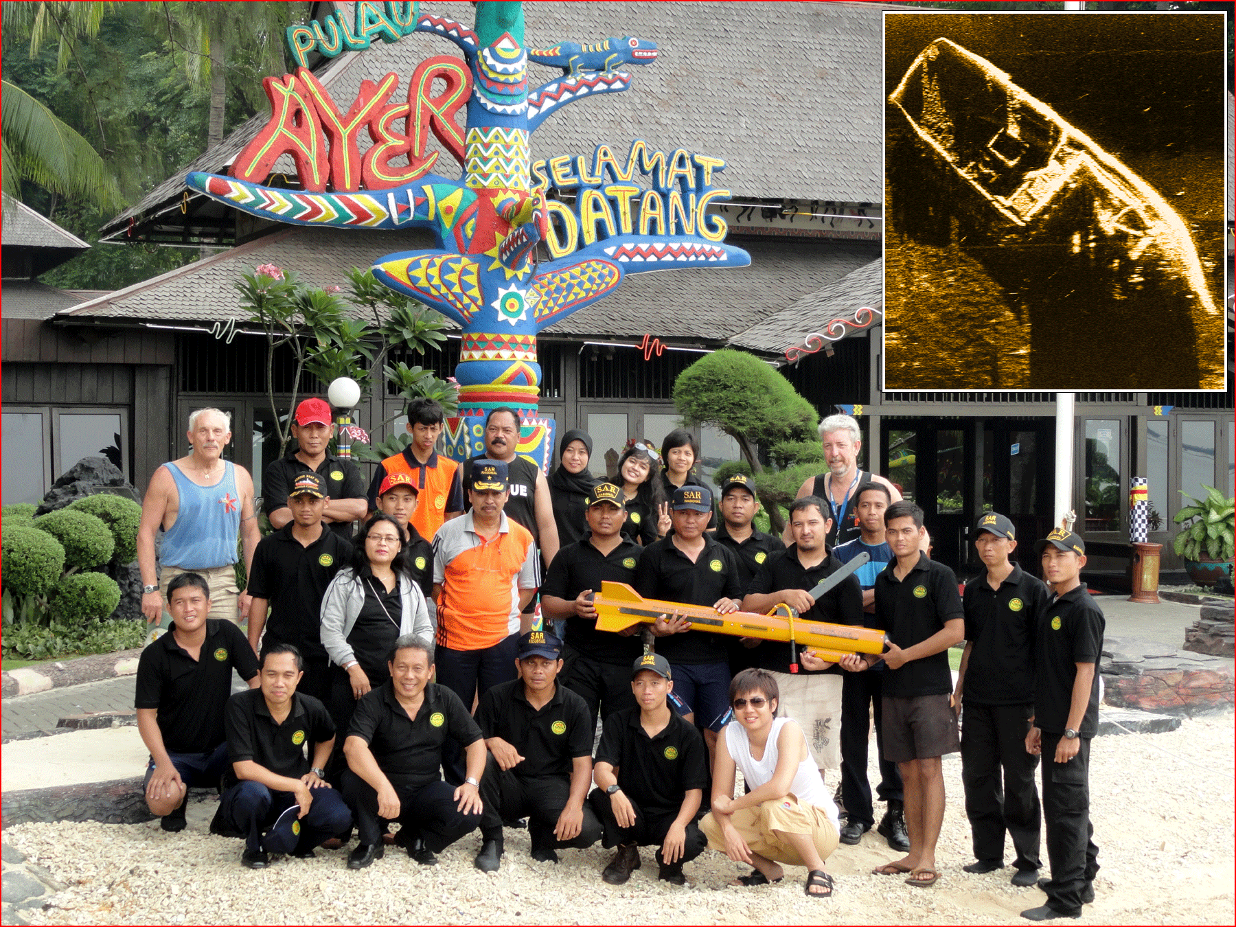 Lifeguard trainers Walt Butch Hendrick (l) and William Skeeter Porter (r) with members of the National Search and Rescue Agency of Indonesia